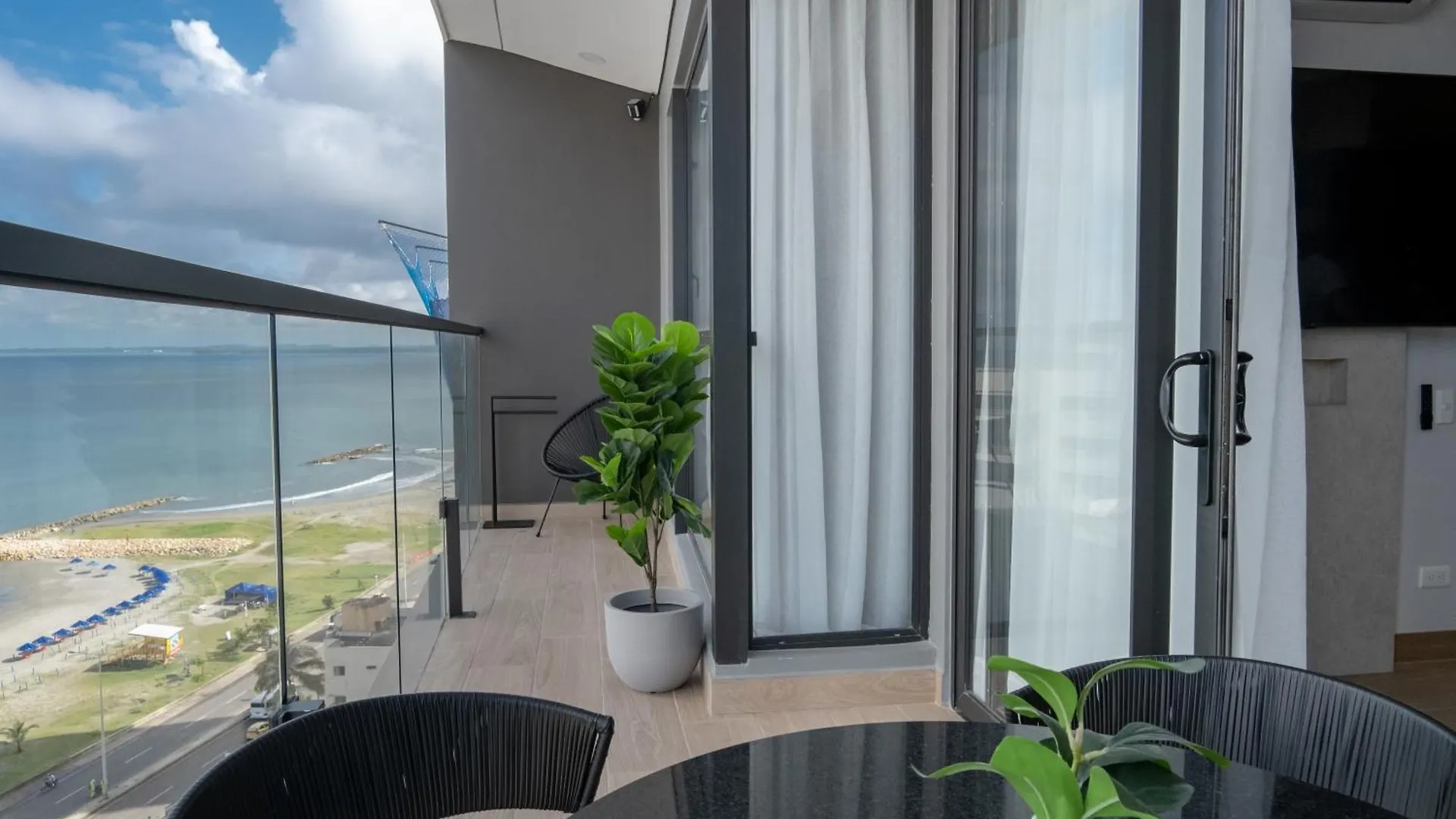 Luxury Oceanfront Apartment In Cartagena Centro Colombia